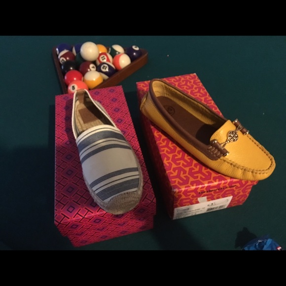 COPY - Tory burch mustard shoes 😍🎉💃🏽 - Picture 3 of 3